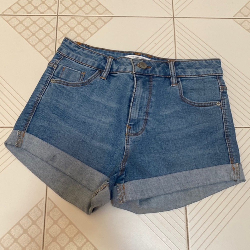 Zara highwaisted Jean Shorts Size 2